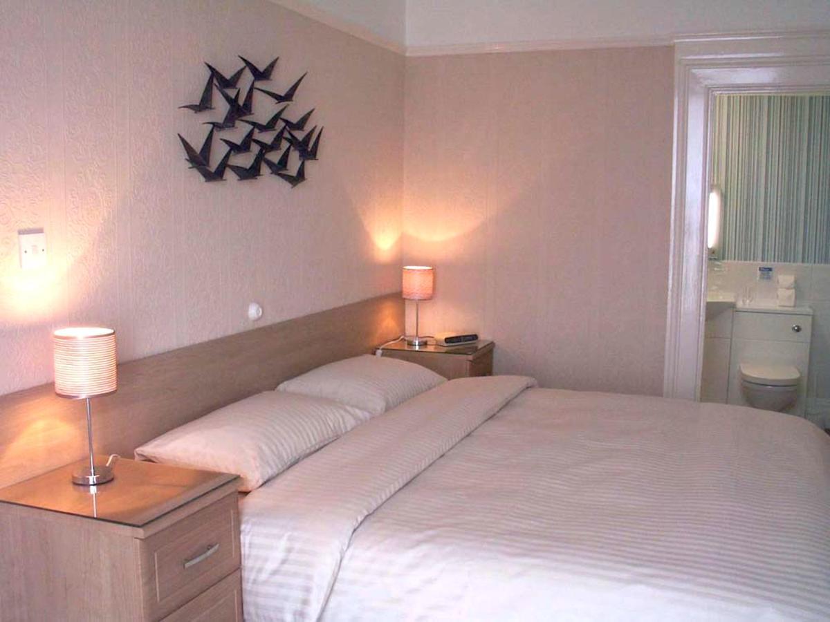 Eden Vale First Floor Sea View Apartment *